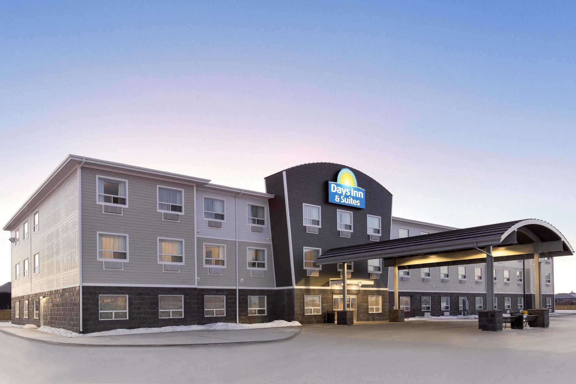 Days Inn & Suites By Wyndham Warman Dış mekan fotoğraf